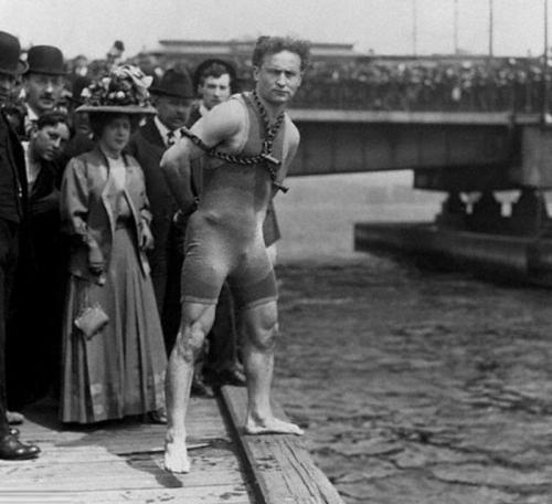 27 малоизвестных исторических фото, которые доказывают, что история способна удивлять