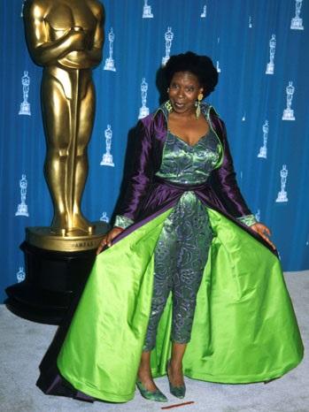 Самые странные и обсуждаемые наряды знаменитостей