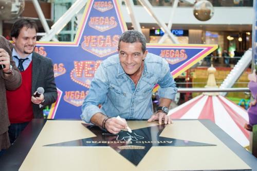 Антонио Бандерас заложил в Москве звезду своего имени