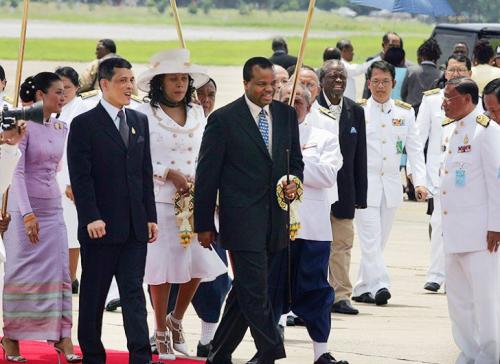 Тоталитарная красота: как выглядят жены диктаторов