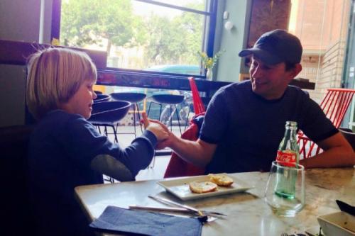 Папы-герои: знаменитые отцы-одиночки