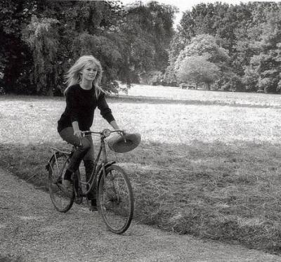 Звезды на велосипедах