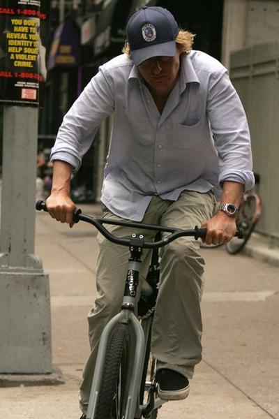 Звезды на велосипедах