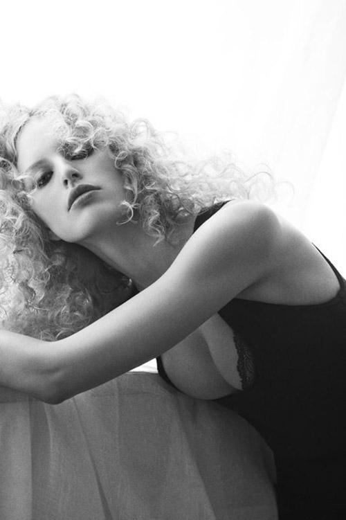 Каролина Куркова обнажилась для Vogue