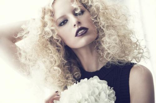 Каролина Куркова обнажилась для Vogue