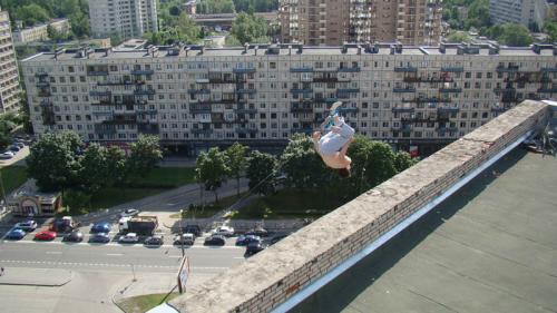 15 экстремалов, погибших во время выполнения трюков