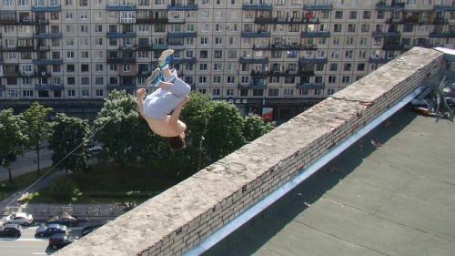 15 экстремалов, погибших во время выполнения трюков