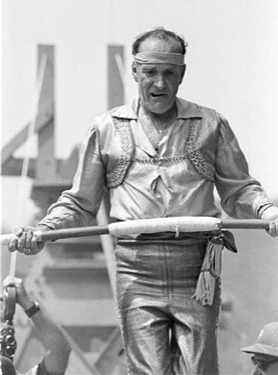 15 экстремалов, погибших во время выполнения трюков