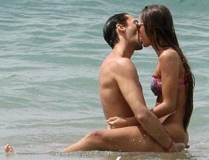 Лауреат "Оскара" предался страсти с подругой на Гавайях