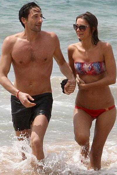 Лауреат "Оскара" предался страсти с подругой на Гавайях