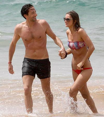 Лауреат "Оскара" предался страсти с подругой на Гавайях