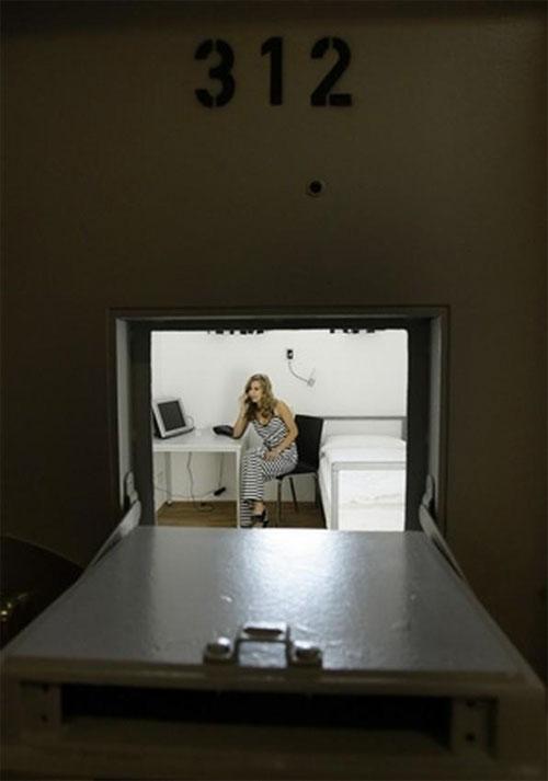 Отель-тюрьма ждет своих постояльцев