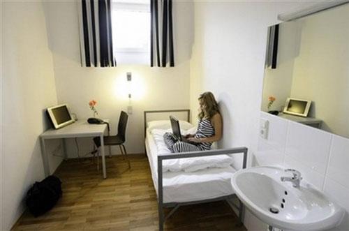 Отель-тюрьма ждет своих постояльцев