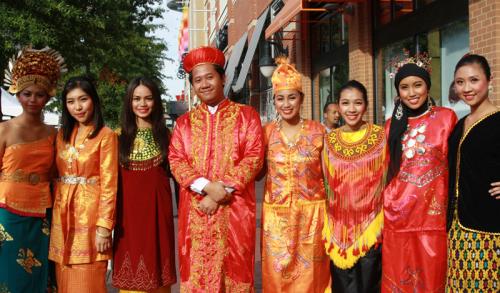 Страны, в которых придётся учить сотни языков