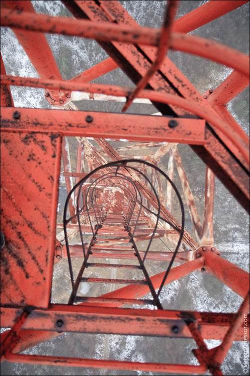 Под Костромой обнаружена лестница в небо