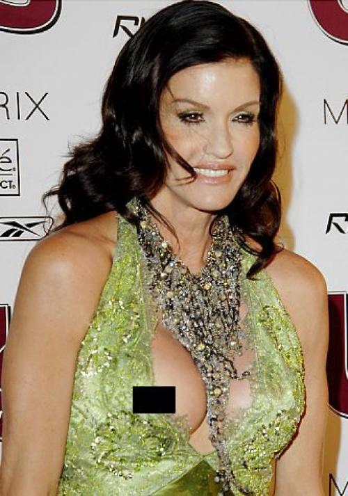 Самые вызывающие и нелепые наряды звезд в возрасте