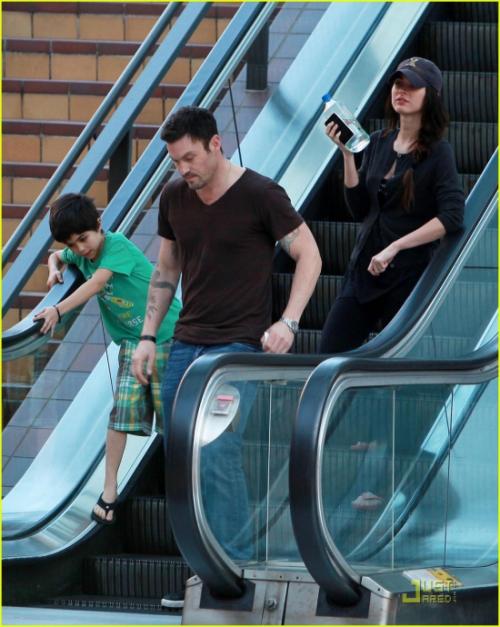 Меган Фокс сняли без косметики