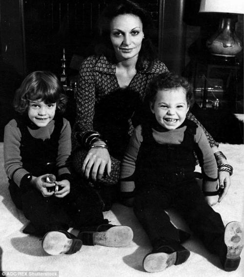 12 звезд, у которых был роман с членами королевских семей