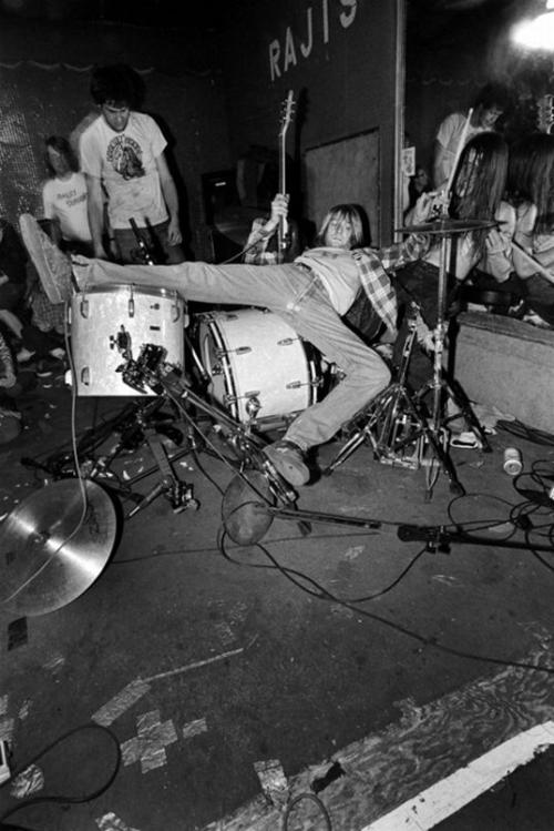 Редкие фотографии юных знаменитостей. Часть 16