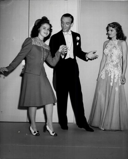 Редкие фотографии юных знаменитостей. Часть 16