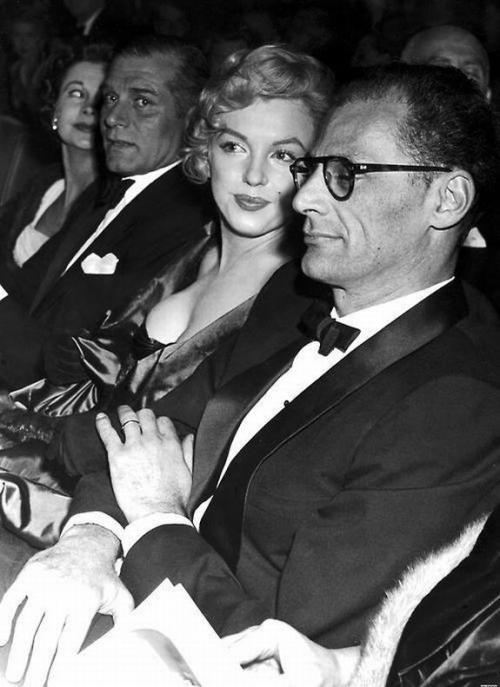 Редкие фотографии юных знаменитостей. Часть 16