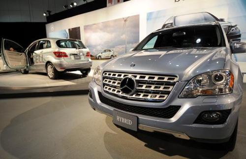 Автошоу в Лос-Анджелесе поражает скоростными авто