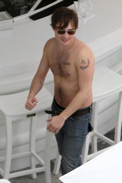 Топ-20 мужчин с волосатой грудью