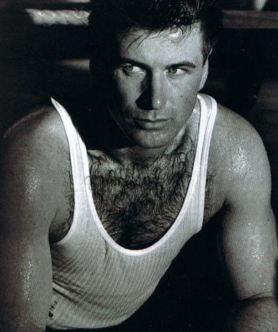 Топ-20 мужчин с волосатой грудью