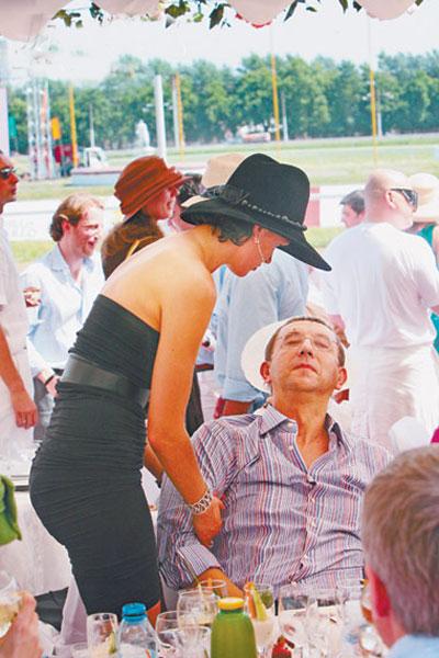 Басков выручил Киркорова, который  проигрался на скачках