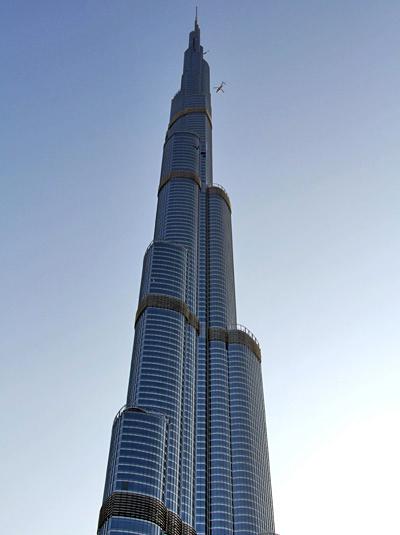 Том Круз залез на самый высокий в мире небоскреб