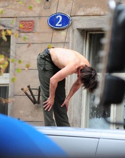 Том Круз залез на самый высокий в мире небоскреб