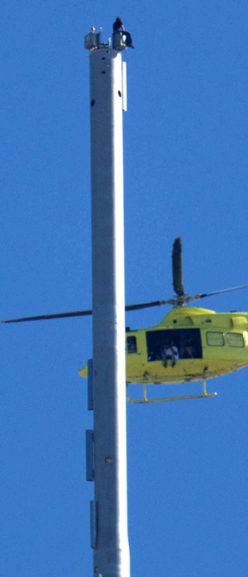 Том Круз залез на самый высокий в мире небоскреб