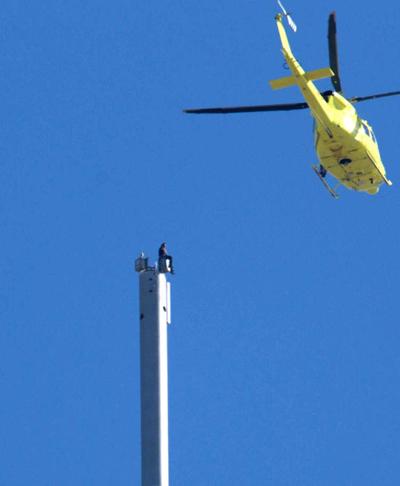 Том Круз залез на самый высокий в мире небоскреб