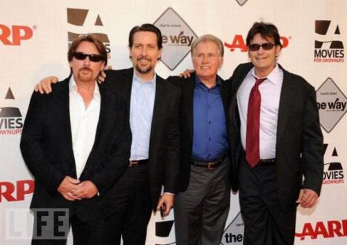 Звезды Голливуда, засветившие перед папарацци уже в юности