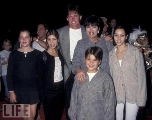 Звезды Голливуда, засветившие перед папарацци уже в юности