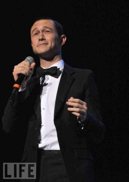 Звезды Голливуда, засветившие перед папарацци уже в юности