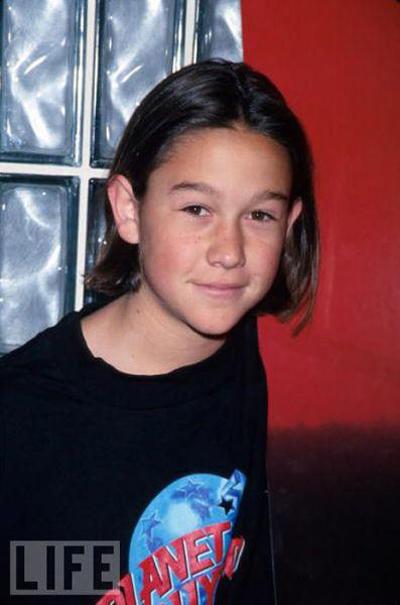 Звезды Голливуда, засветившие перед папарацци уже в юности