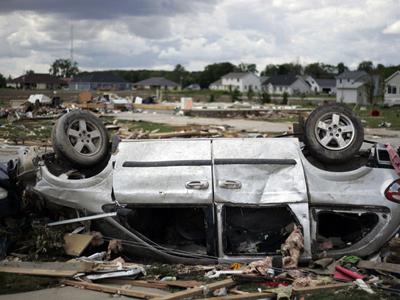 На США обрушилась вторая волна разрушительных торнадо