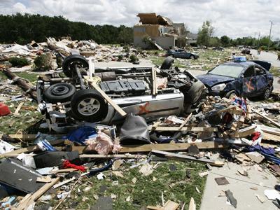 На США обрушилась вторая волна разрушительных торнадо