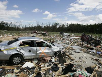 На США обрушилась вторая волна разрушительных торнадо