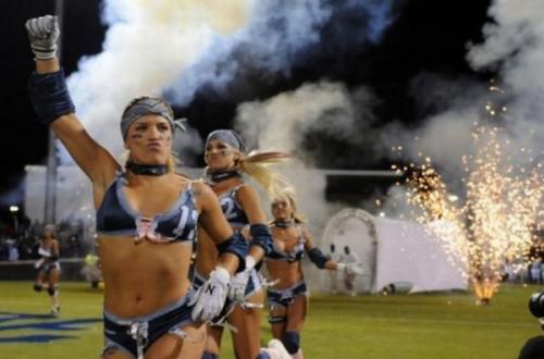 "Футбольная лига нижнего белья" демонстрирует суперсексуальную игру