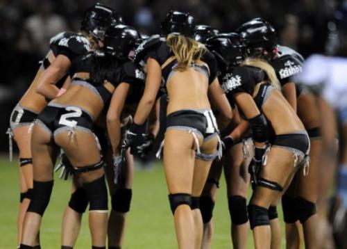 "Футбольная лига нижнего белья" демонстрирует суперсексуальную игру