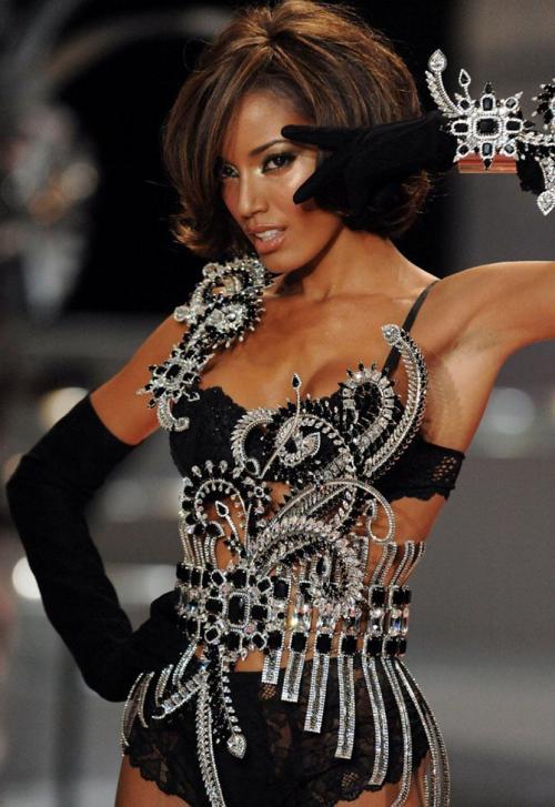 Самые сексуальные ангелы Victoria\’s Secret всех времен