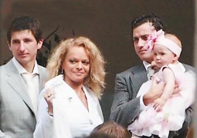 Долина стала крёстной дочери Началовой и Алдонина