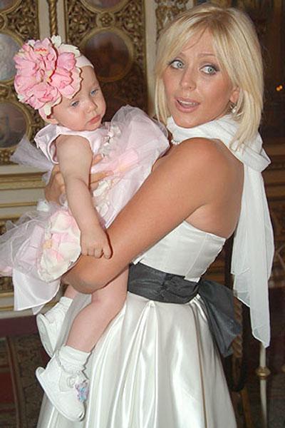 Долина стала крёстной дочери Началовой и Алдонина