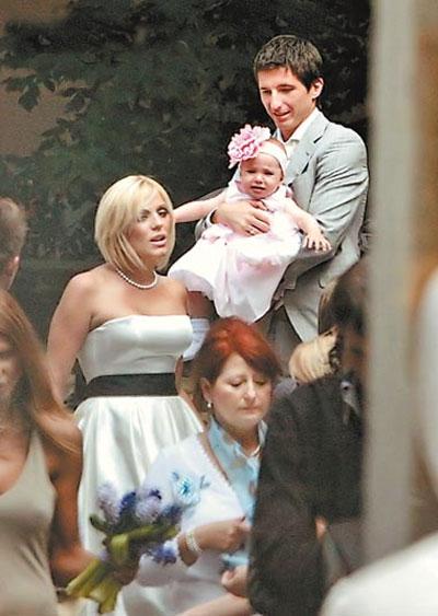 Долина стала крёстной дочери Началовой и Алдонина