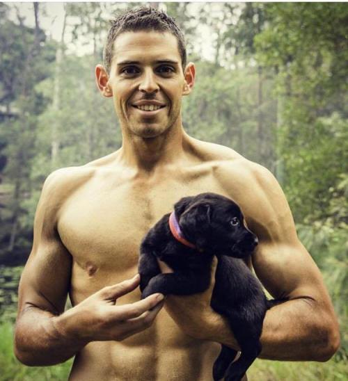 Парень, победивший 10 лет назад в шоу «Самый Большой Неудачник», стал настоящим красавцем