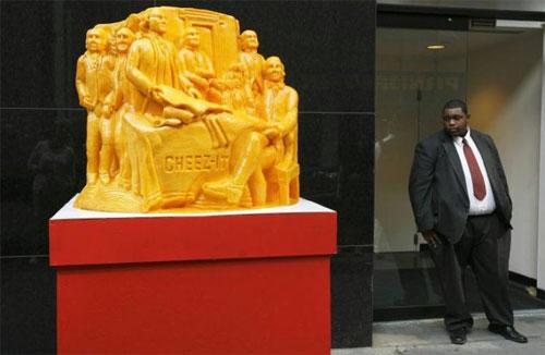 Исторические деятели из сыра подписали декларацию о независимости США