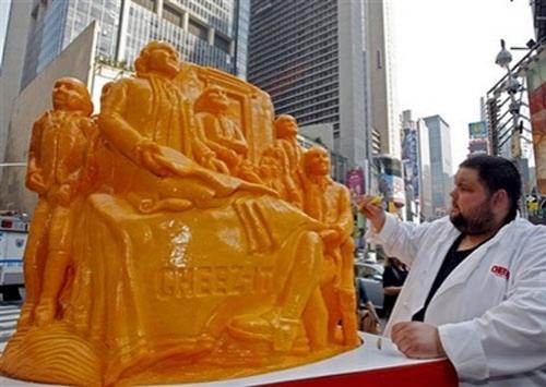 Исторические деятели из сыра подписали декларацию о независимости США