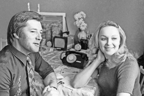 Знаменитости, жившие и живущие на две семьи